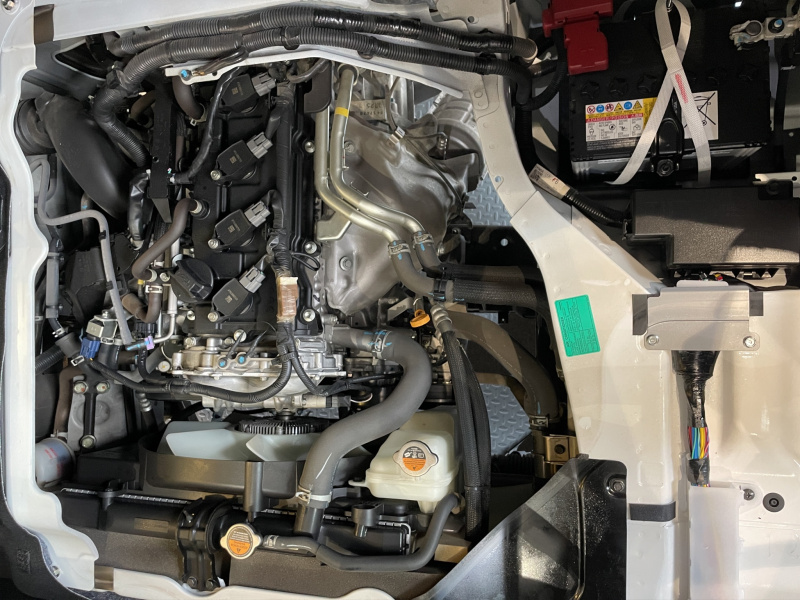 Nissan Comerciales Urvan Panel 4 pts. Amplia, TM5, a/ac. 2024